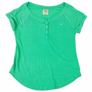Hollister Women's Green Short Sleeve Tee